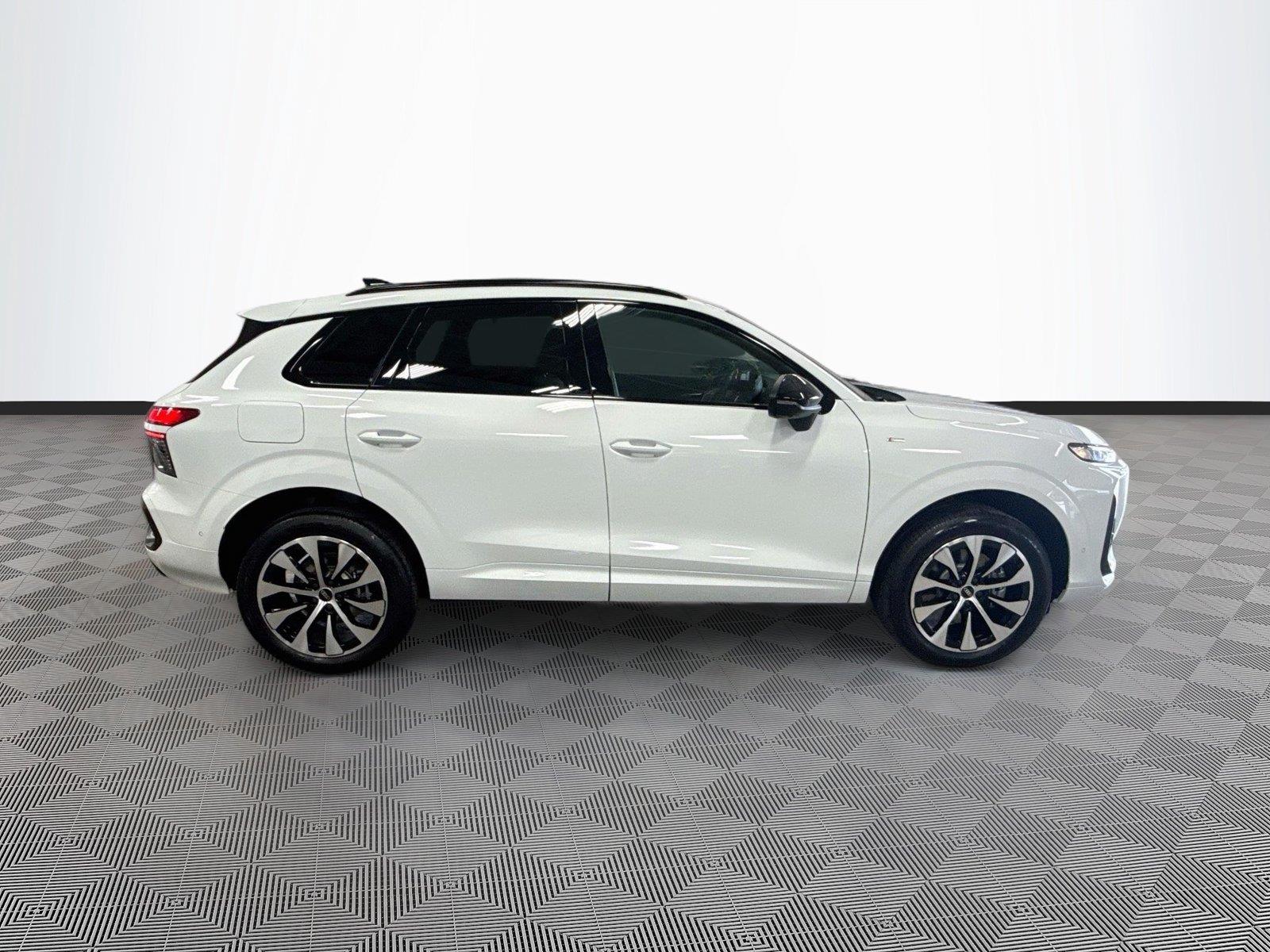 2026 Audi Q3 S line