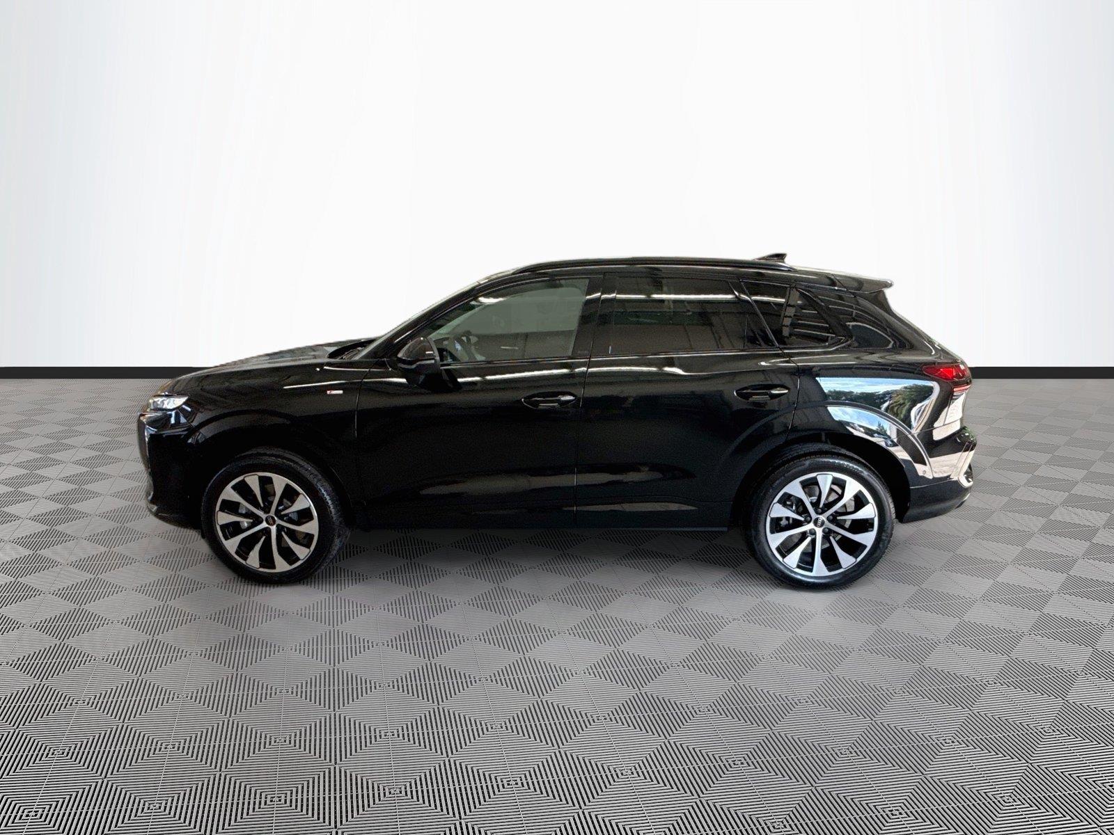 2026 Audi Q3 S line