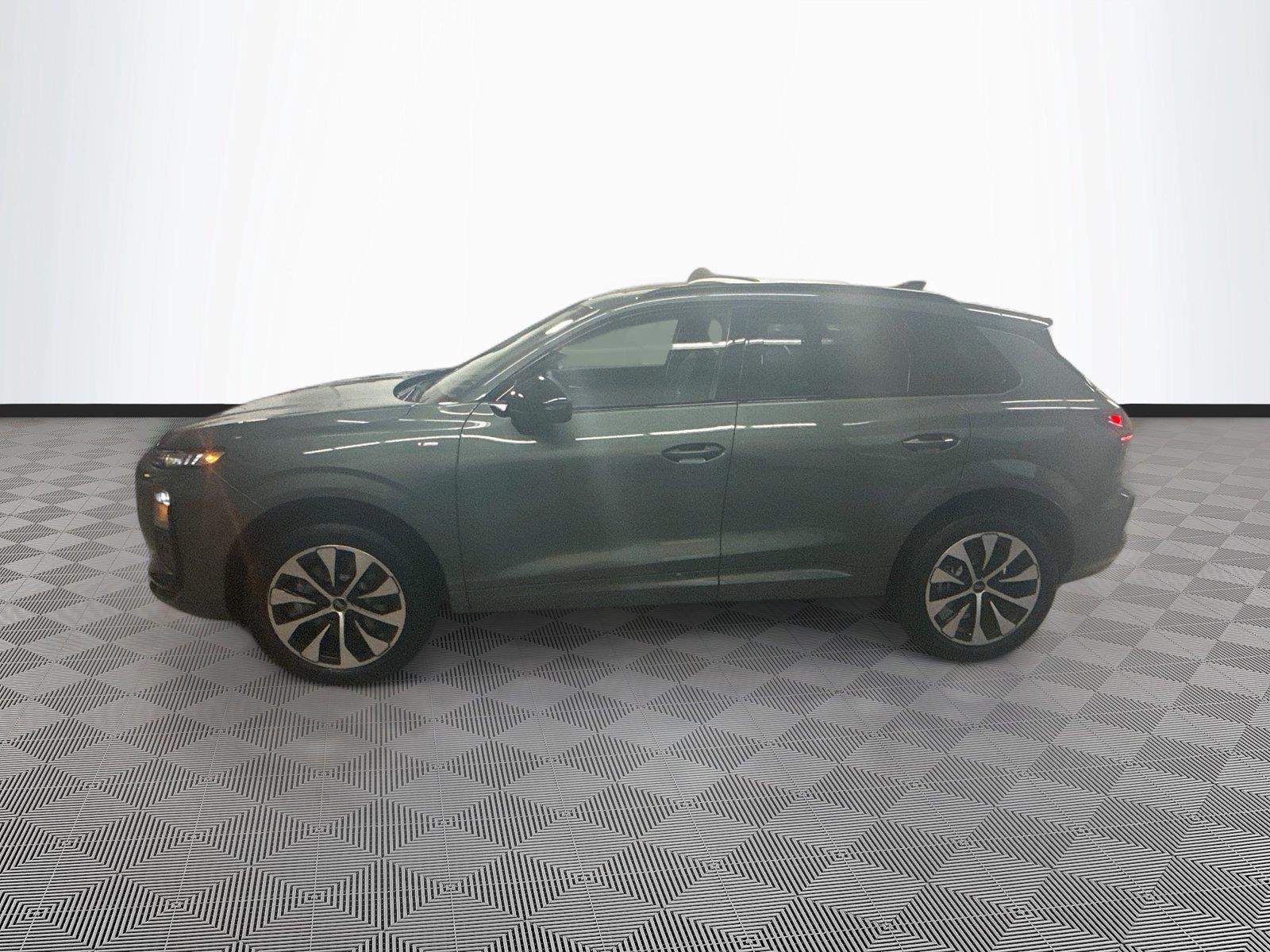 2026 Audi Q3 S line