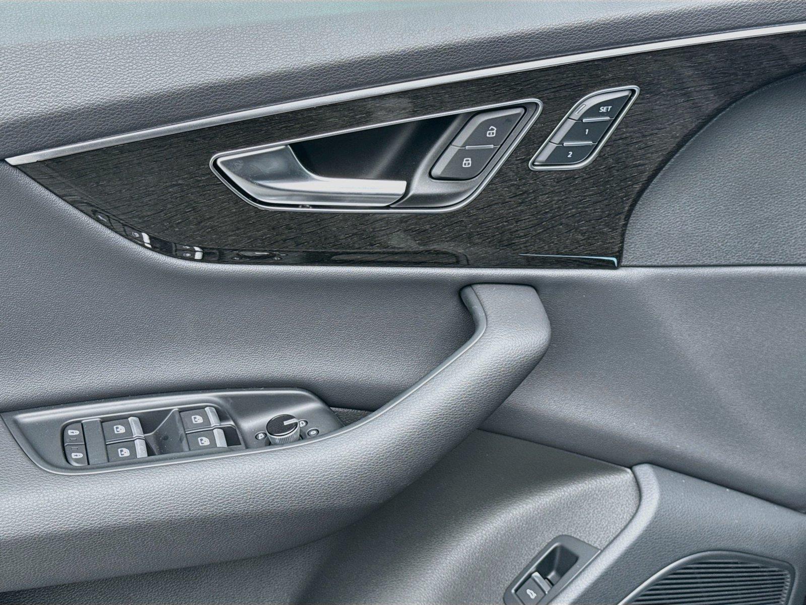 2026 Audi Q7 Premium
