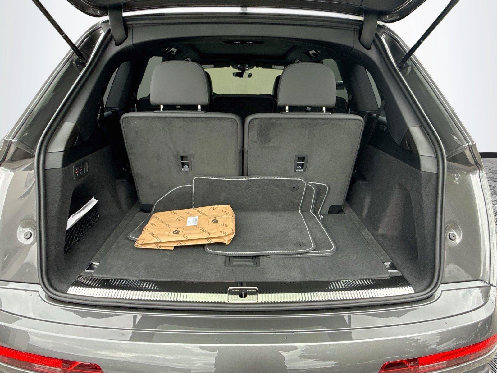 2026 Audi Q7 Premium