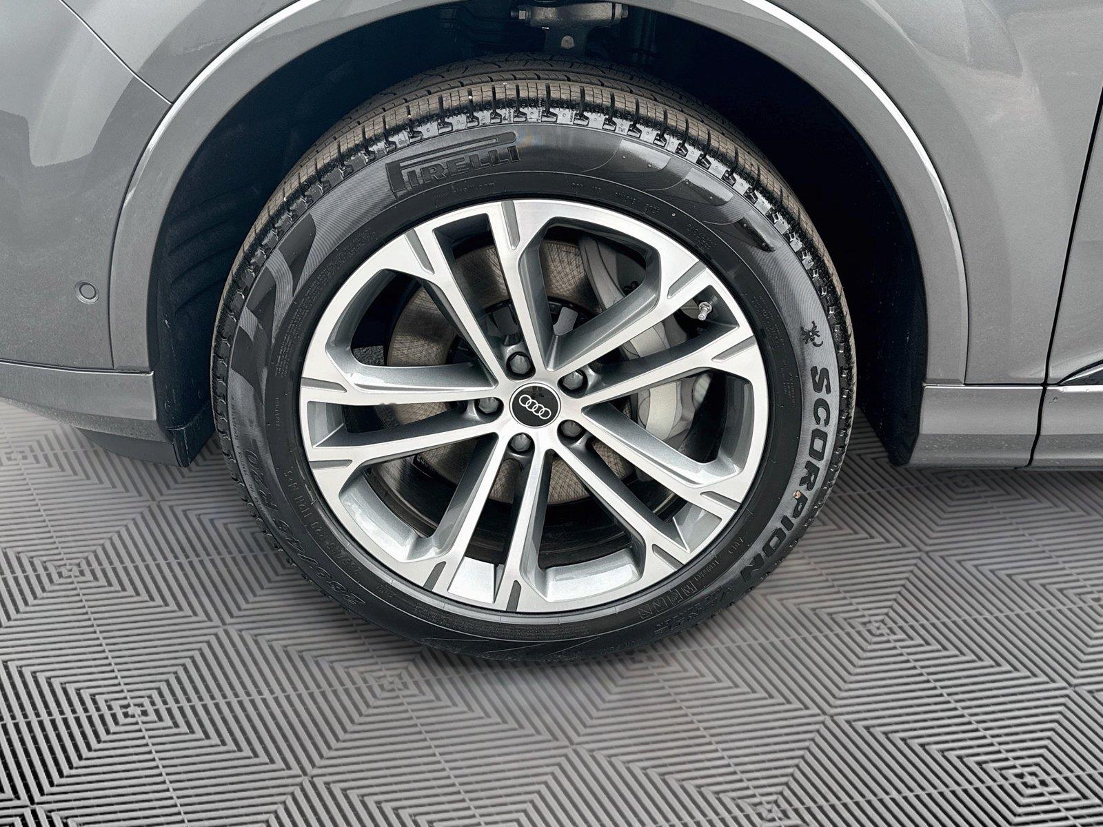 2026 Audi Q7 Premium