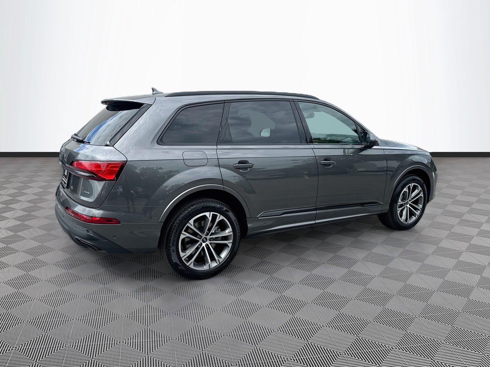 2026 Audi Q7 Premium