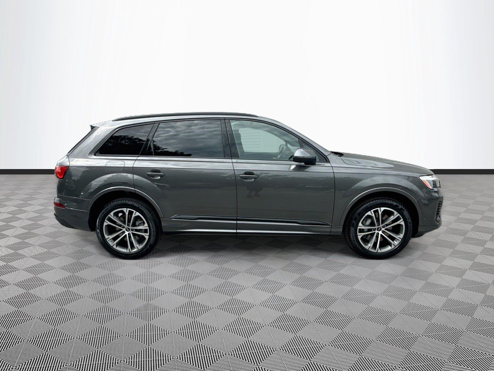 2026 Audi Q7 Premium