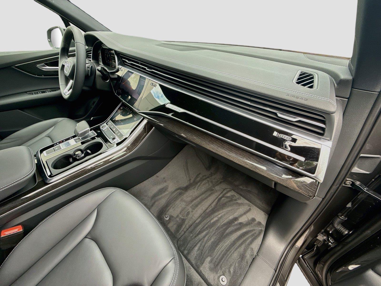 2026 Audi Q7 Premium