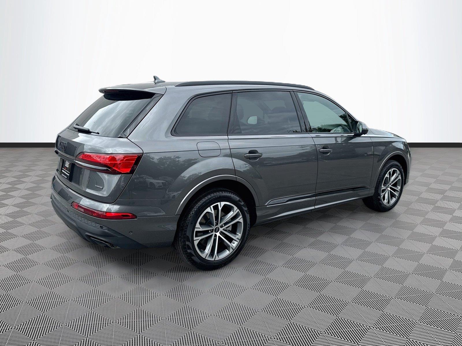 2026 Audi Q7 Premium