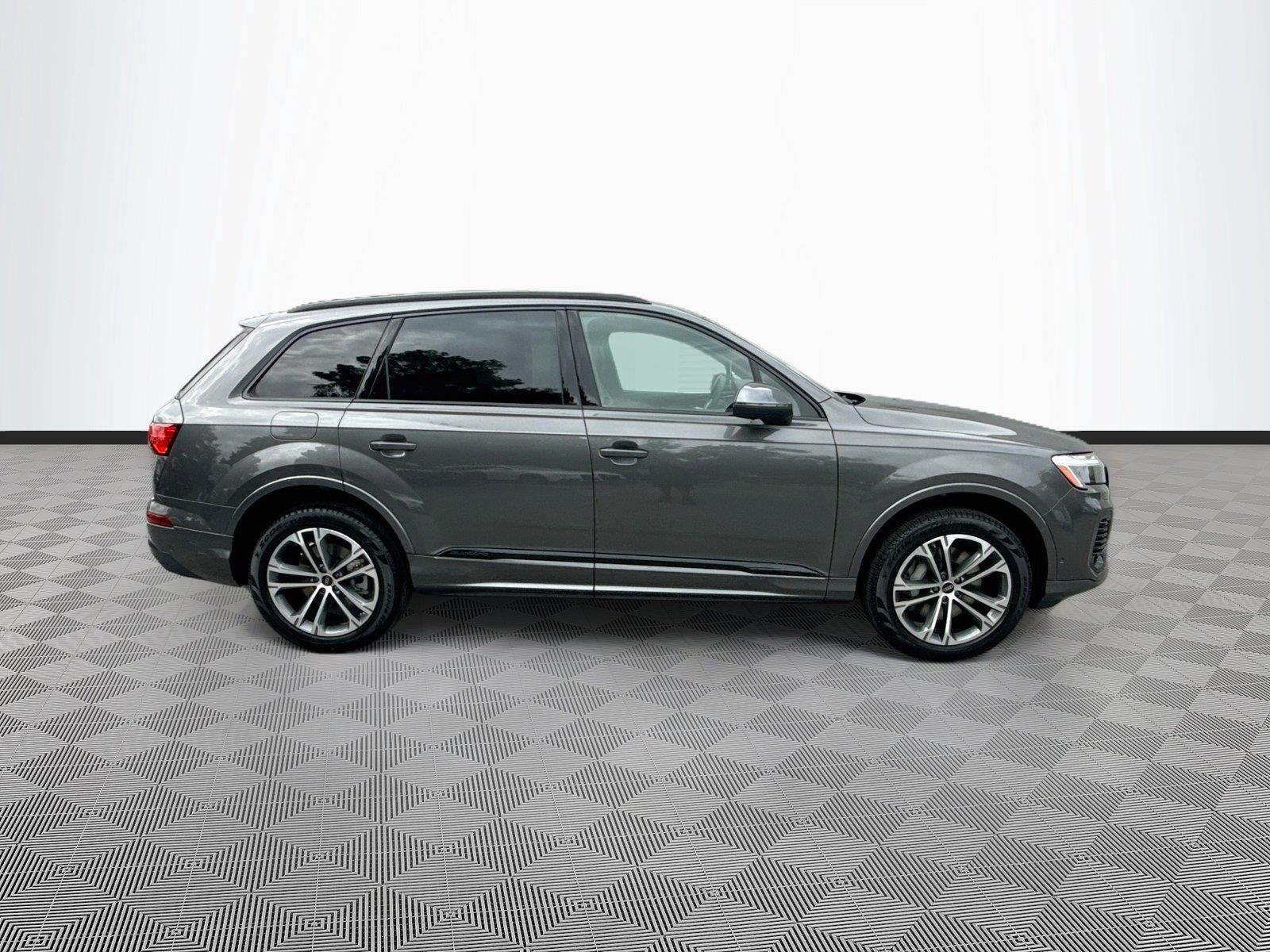 2026 Audi Q7 Premium