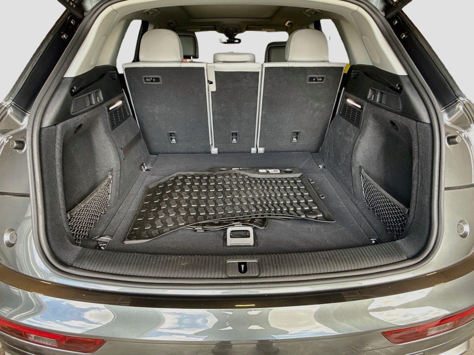2024 Audi Q5 S line Premium Plus