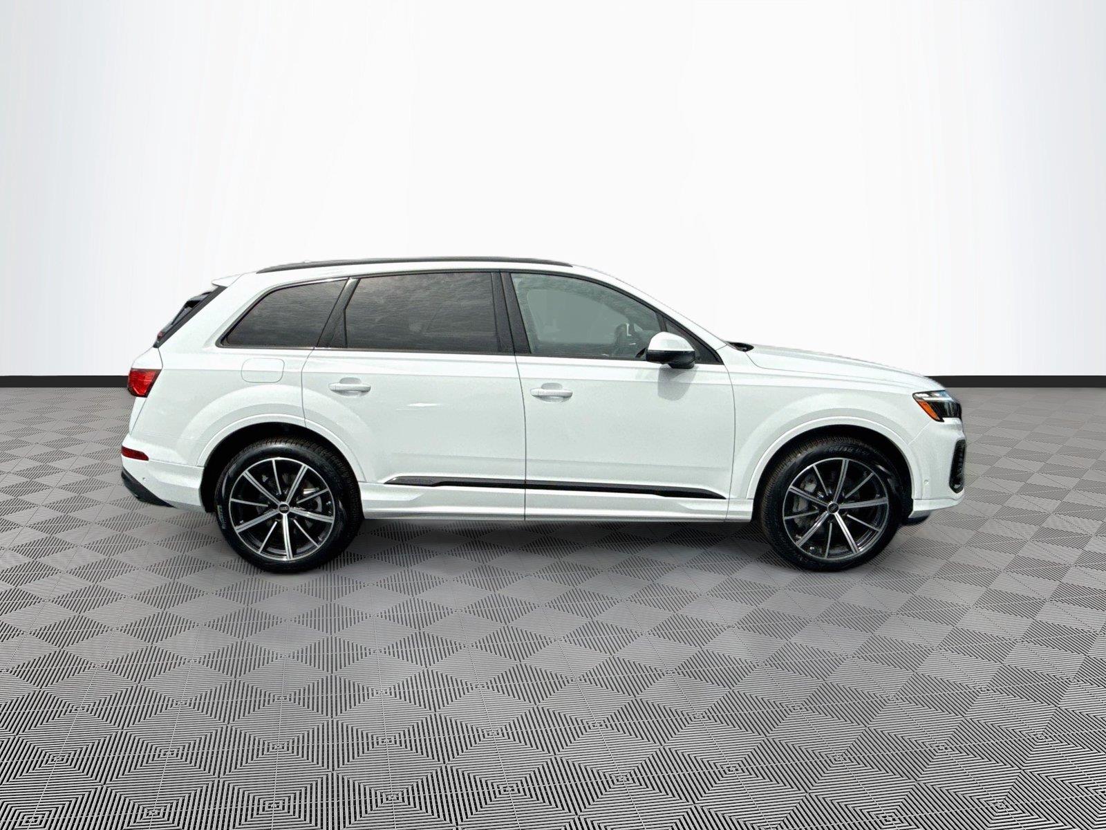 2026 Audi Q7 Premium Plus