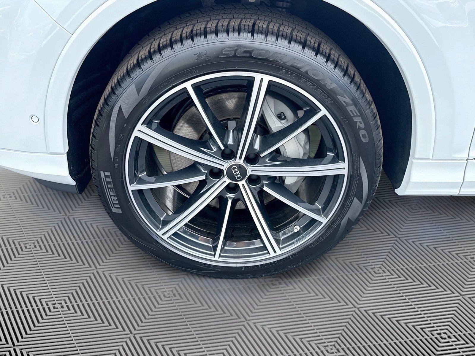 2026 Audi Q7 Premium Plus