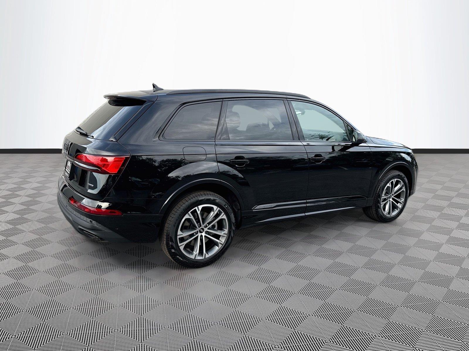 2026 Audi Q7 Premium