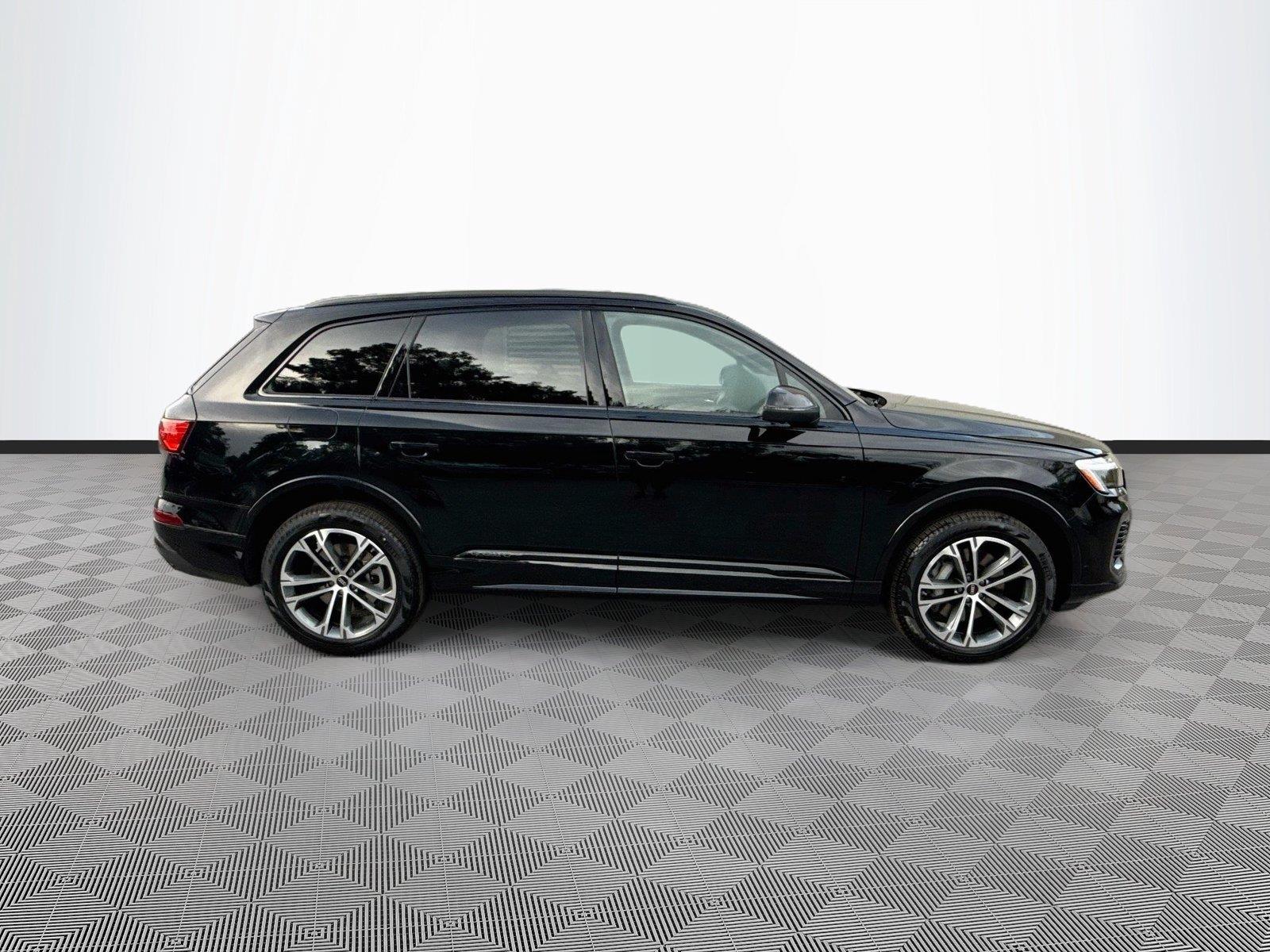 2026 Audi Q7 Premium