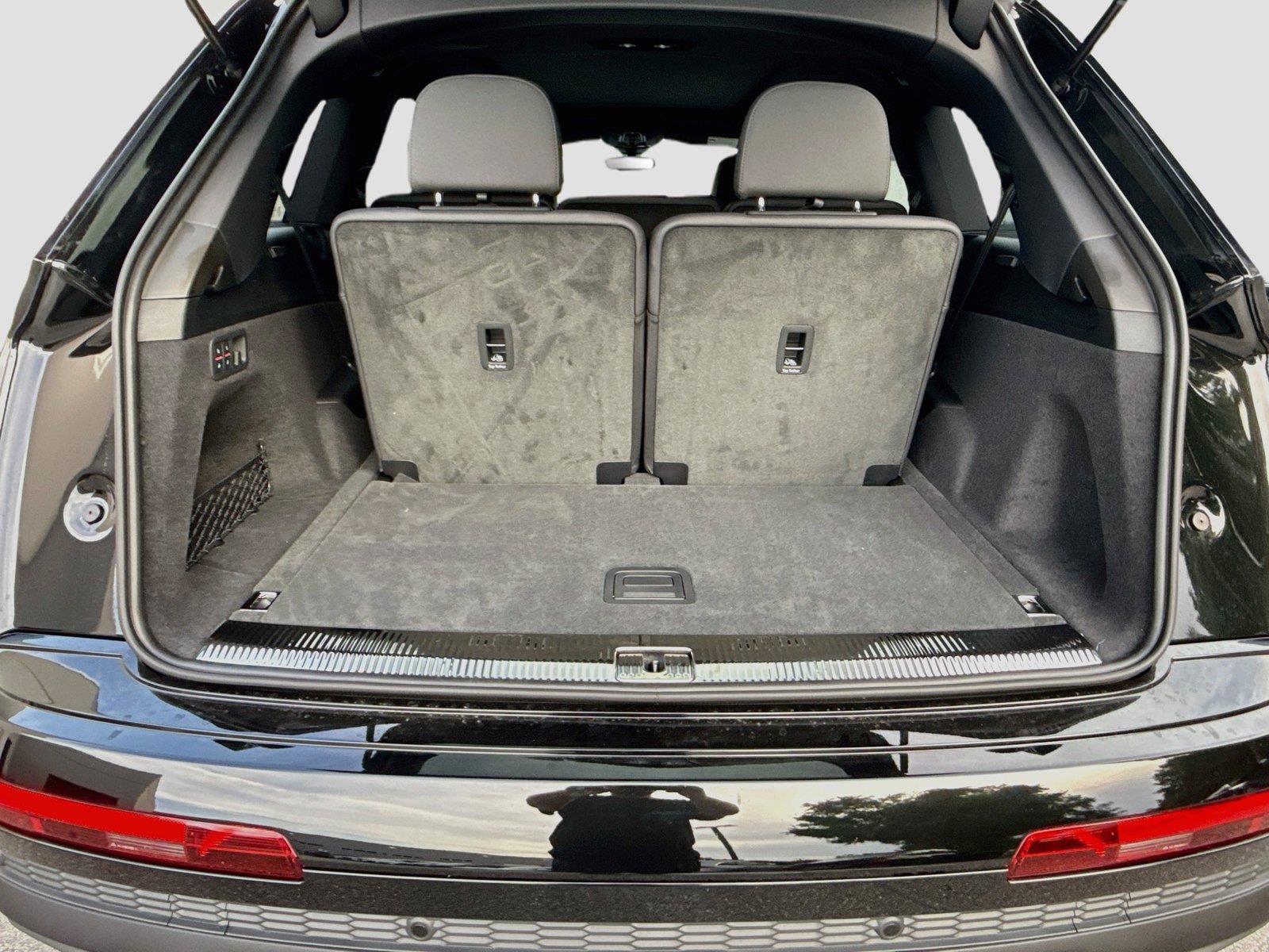 2026 Audi Q7 Premium