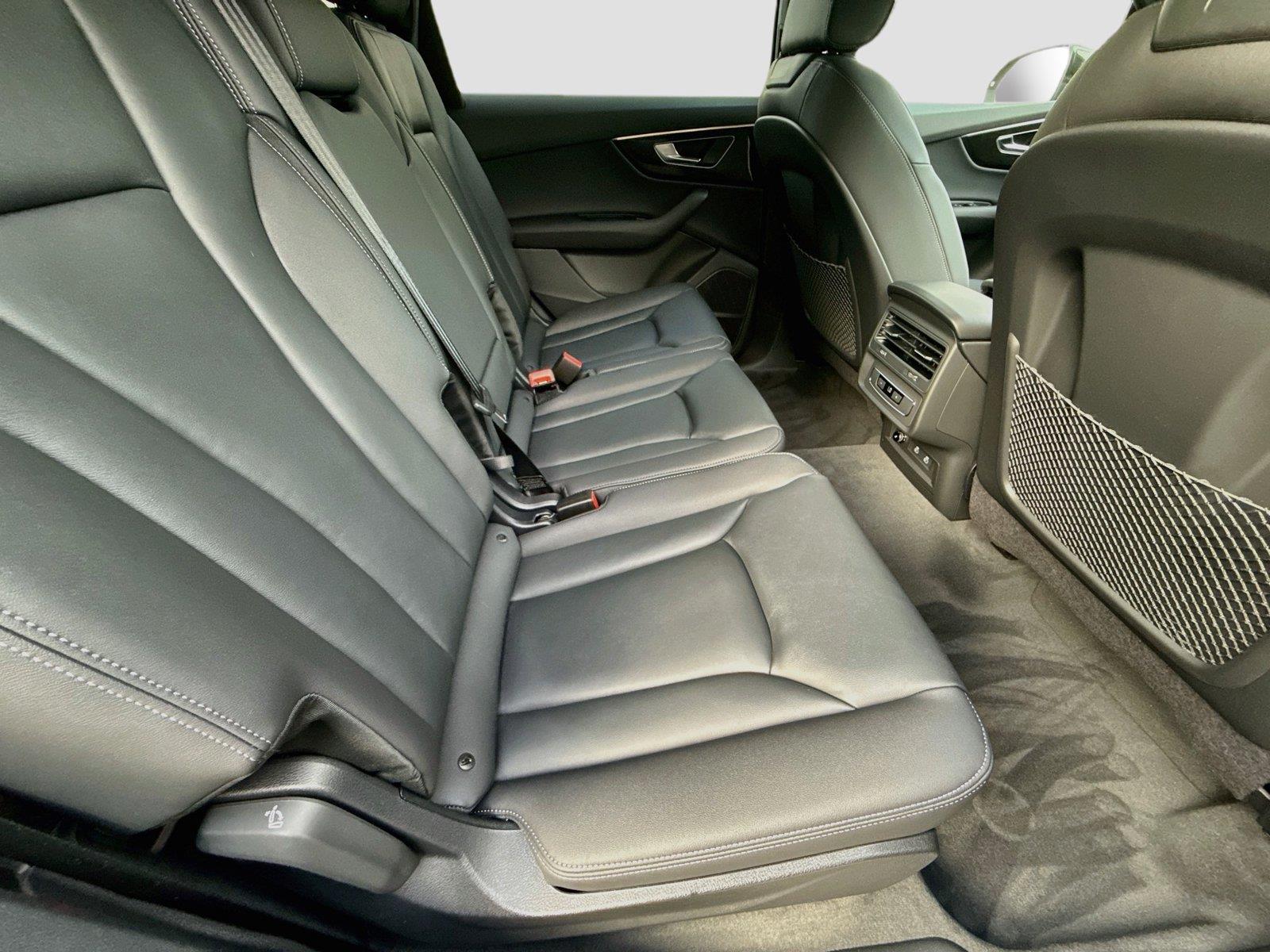 2026 Audi Q7 Premium