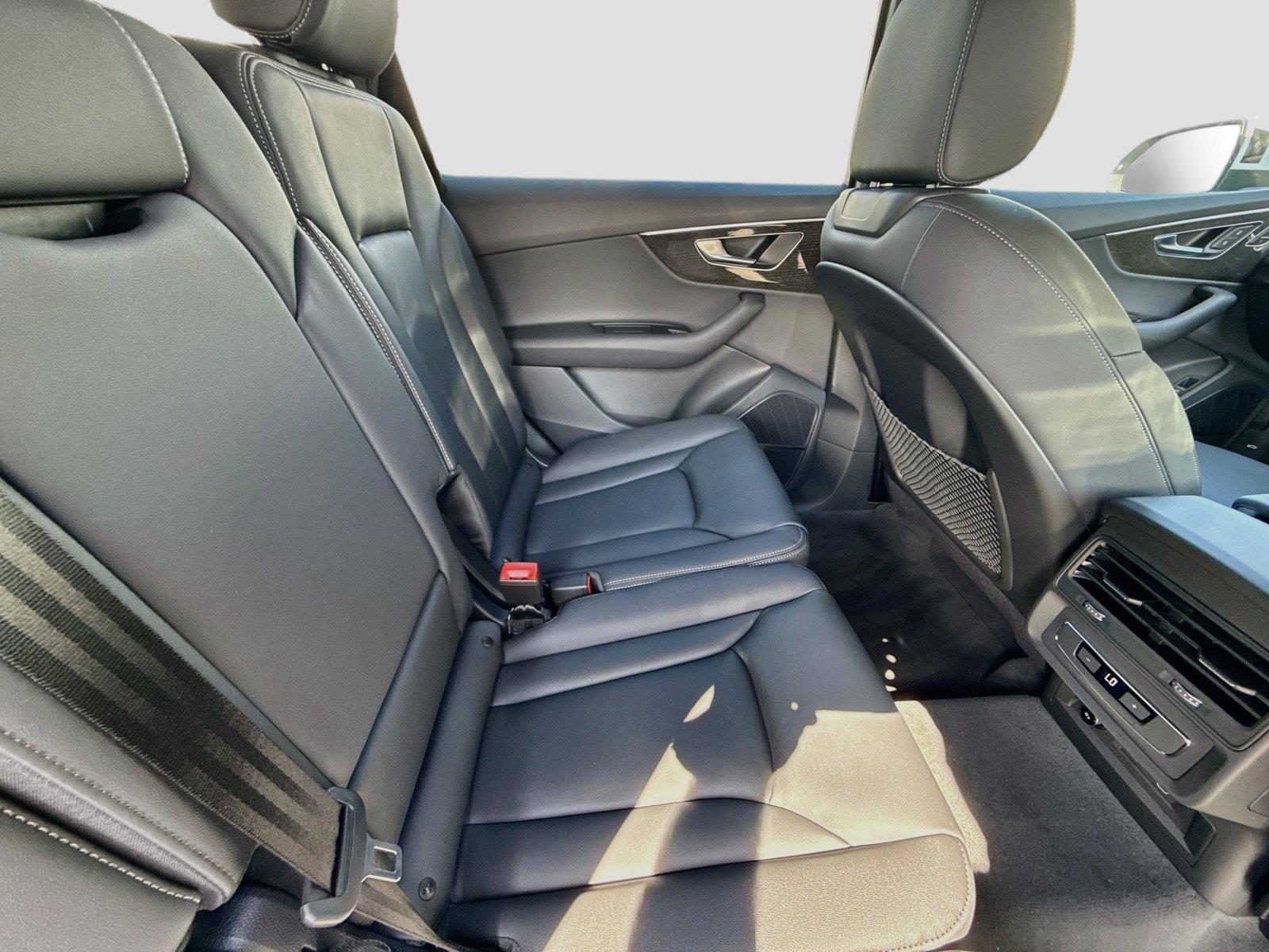 2026 Audi Q7 Premium