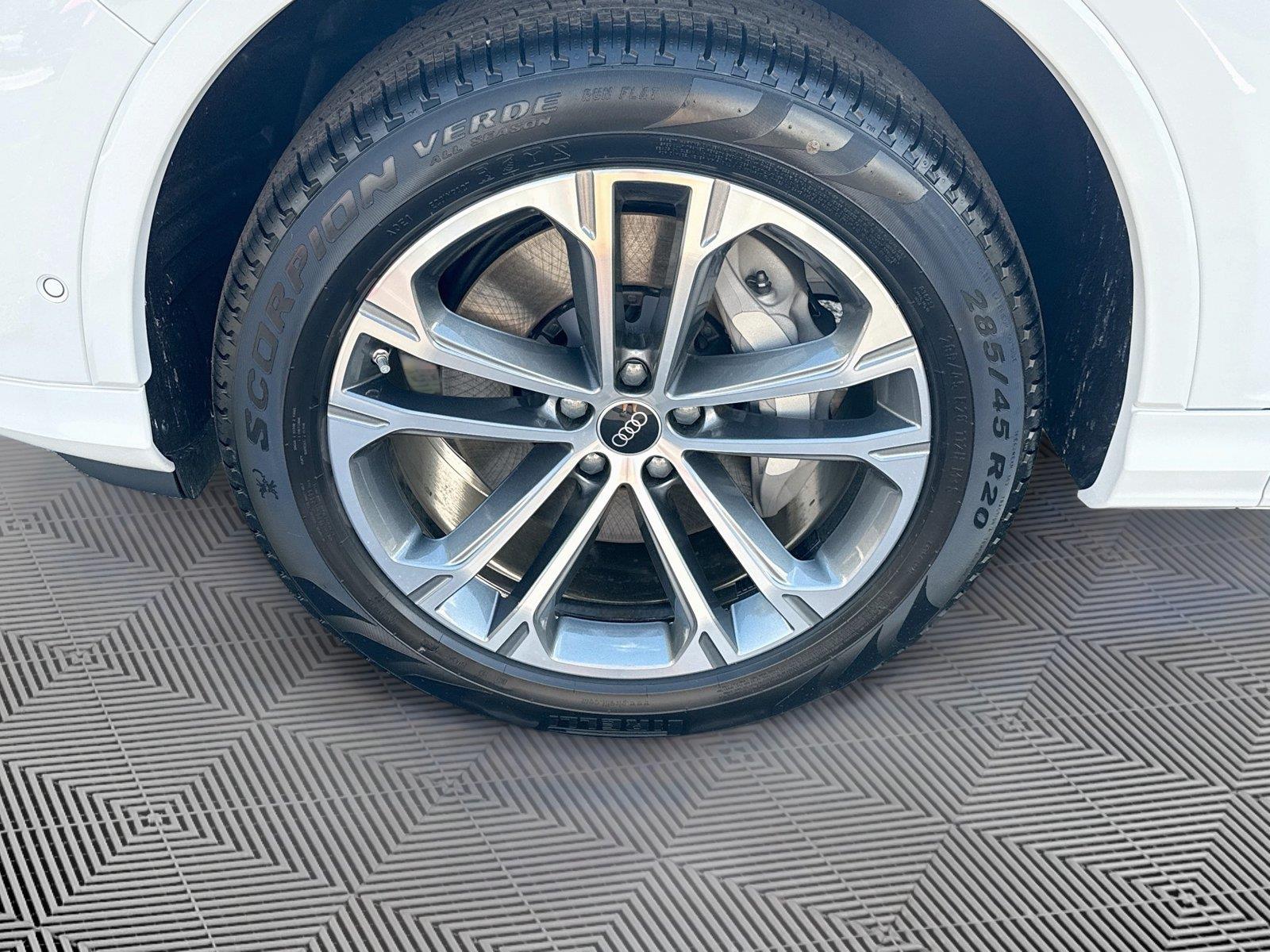 2026 Audi Q7 Premium