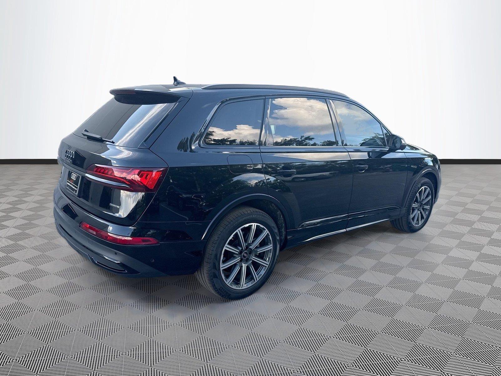 2023 Audi Q7 Premium Plus
