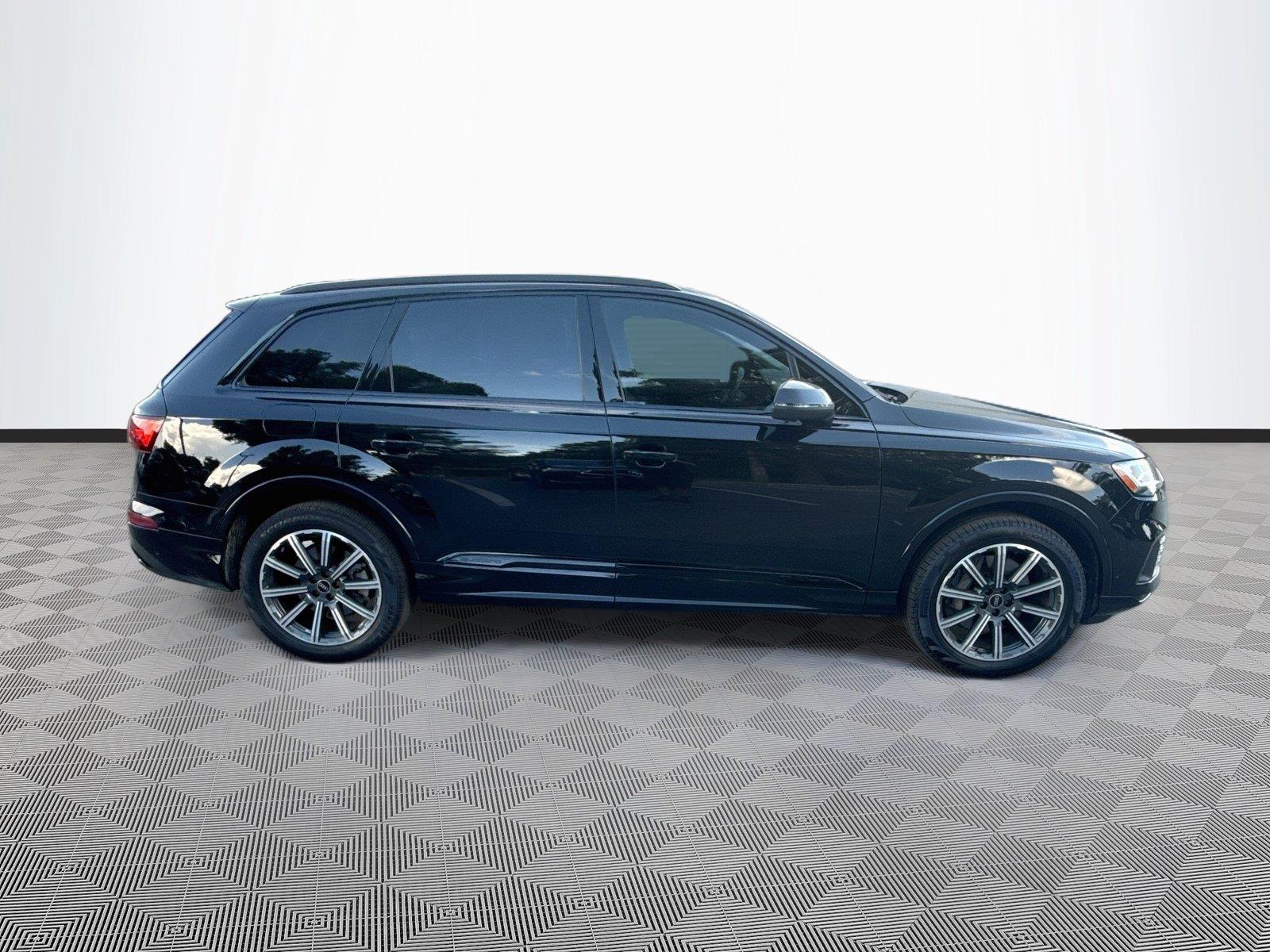 2023 Audi Q7 Premium Plus