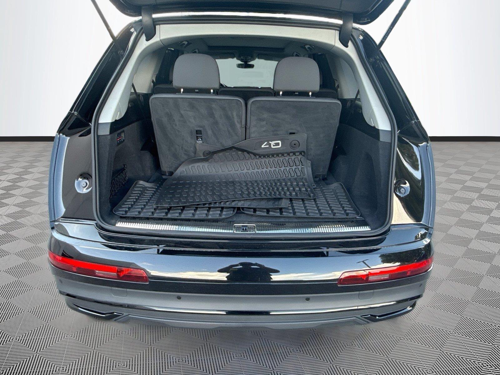 2023 Audi Q7 Premium Plus