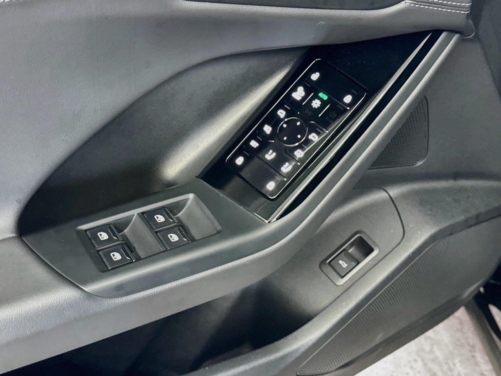 2025 Audi Q6 e-tron Premium Plus