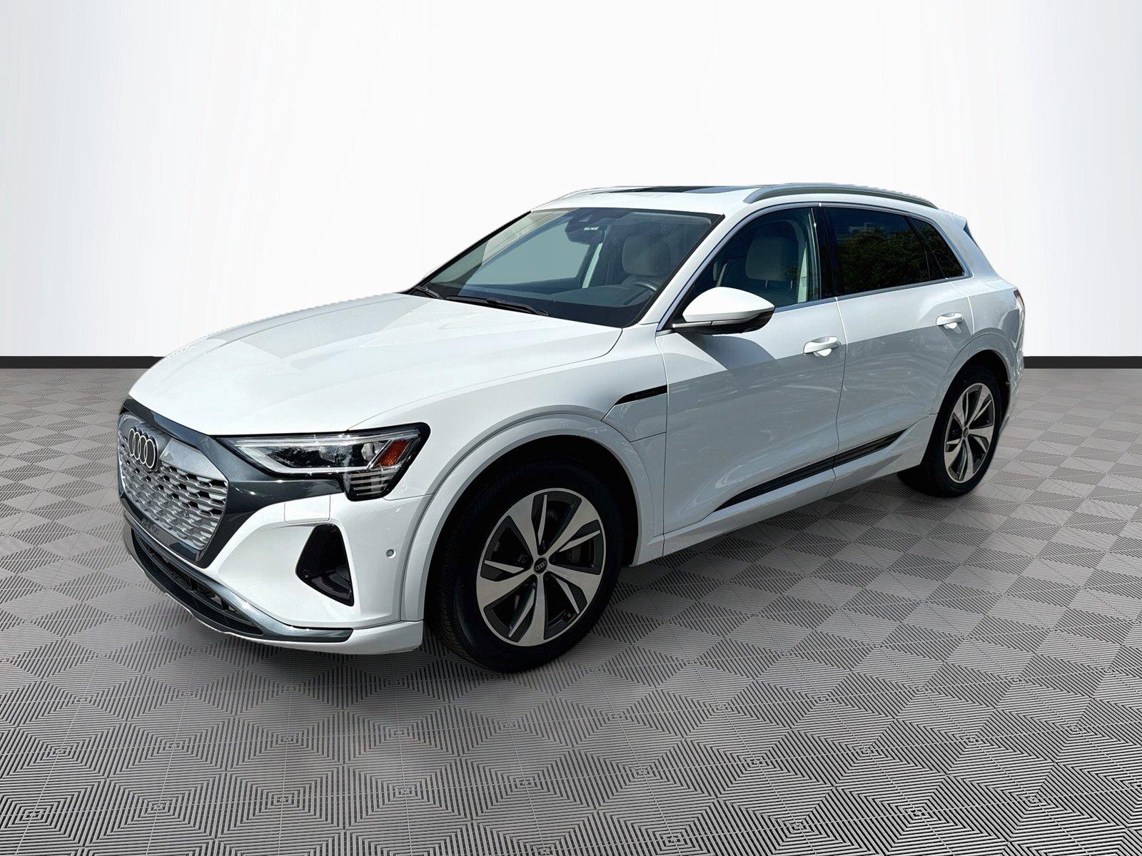 2024 Audi Q8 e-tron Premium Plus