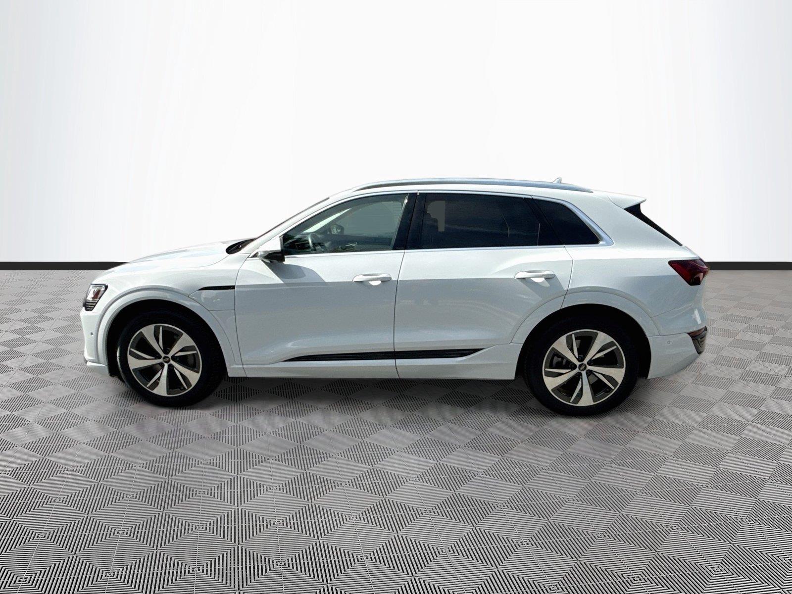 2024 Audi Q8 e-tron Premium Plus