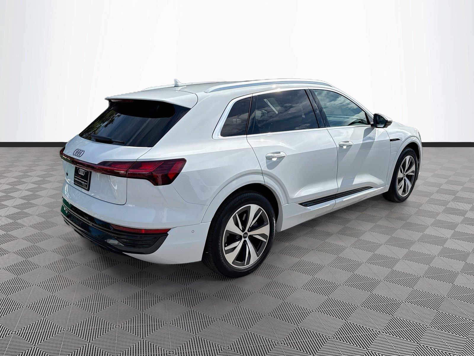 2024 Audi Q8 e-tron Premium Plus