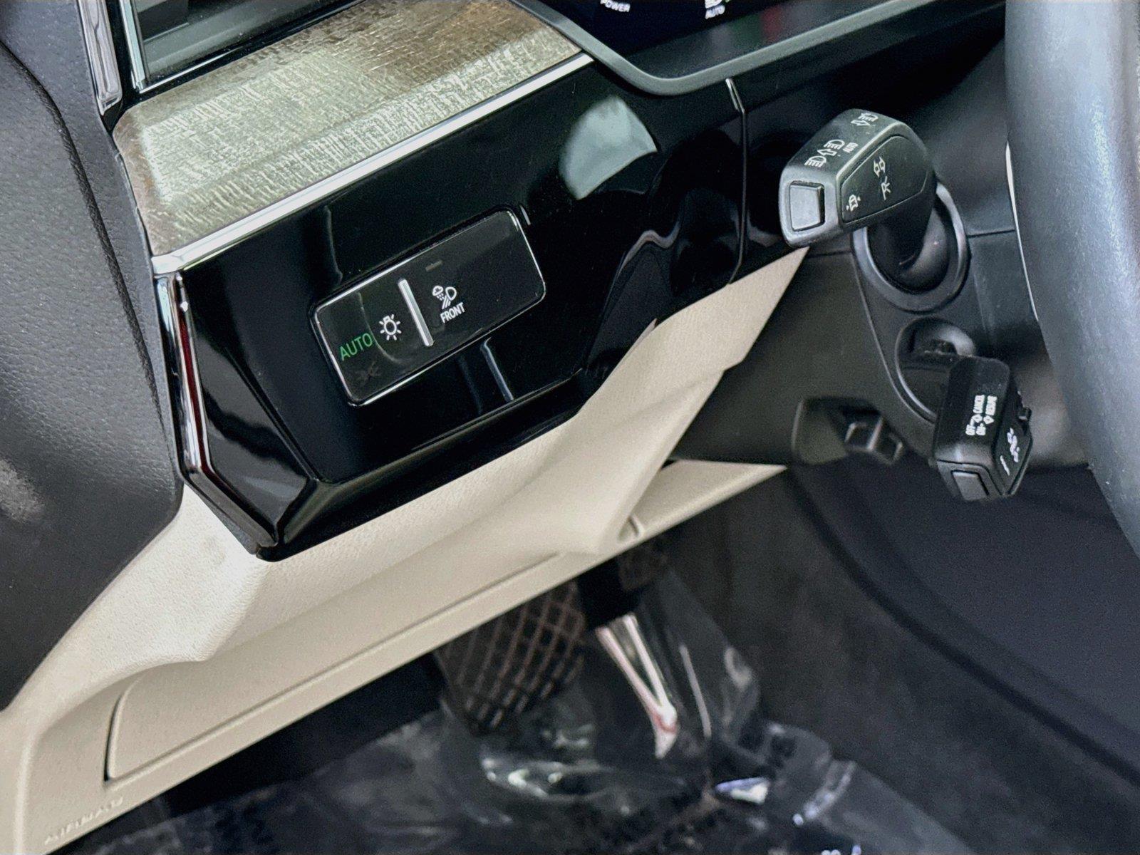 2024 Audi Q8 e-tron Premium Plus