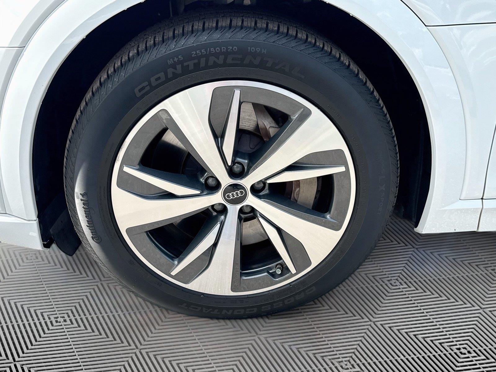 2024 Audi Q8 e-tron Premium Plus