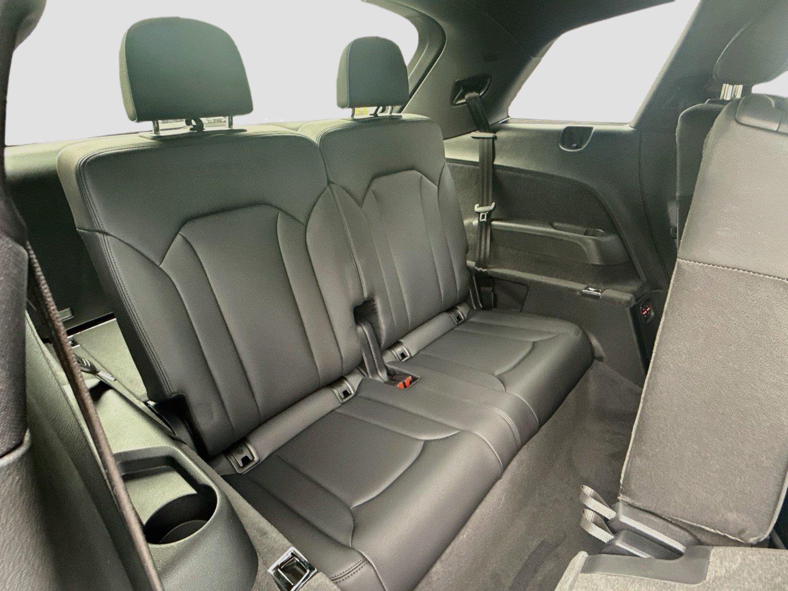 2026 Audi Q7 Premium
