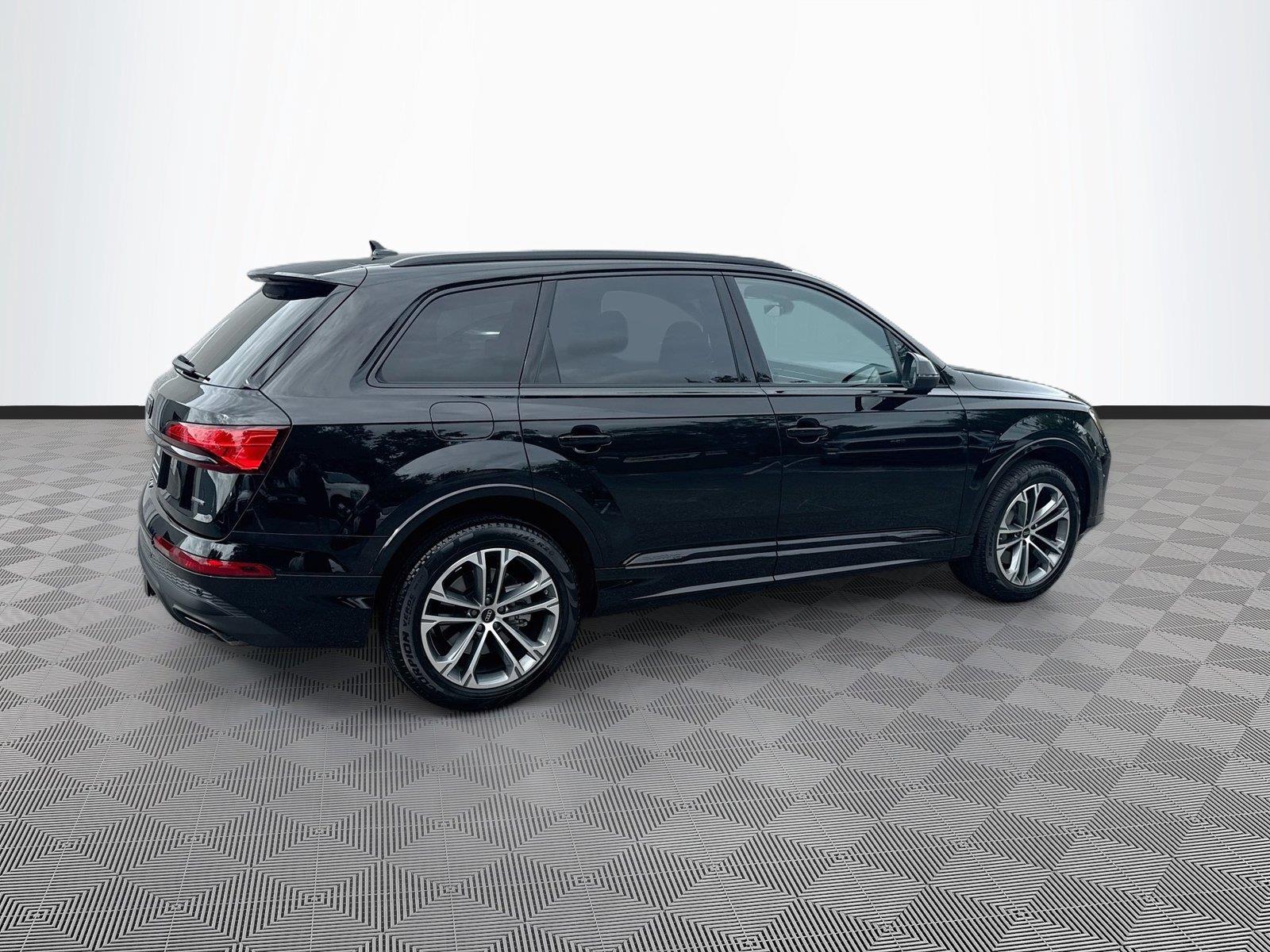 2026 Audi Q7 Premium
