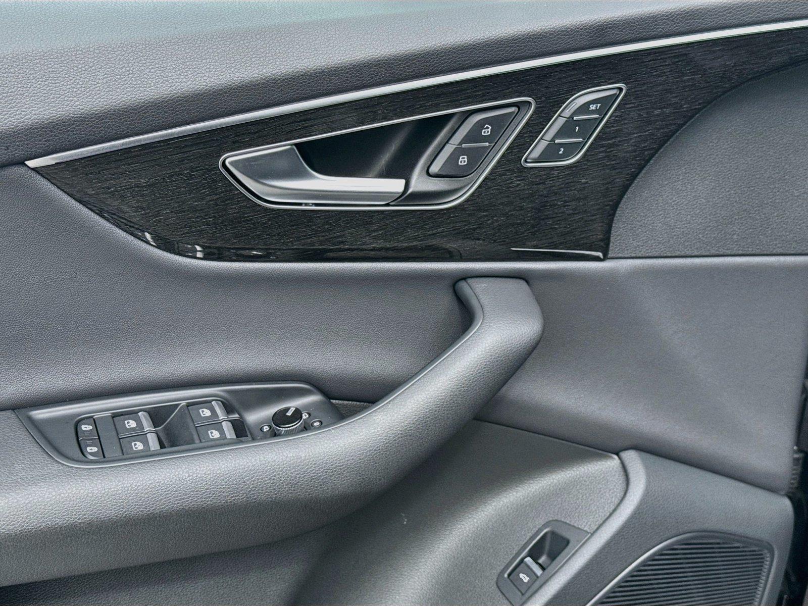 2026 Audi Q7 Premium