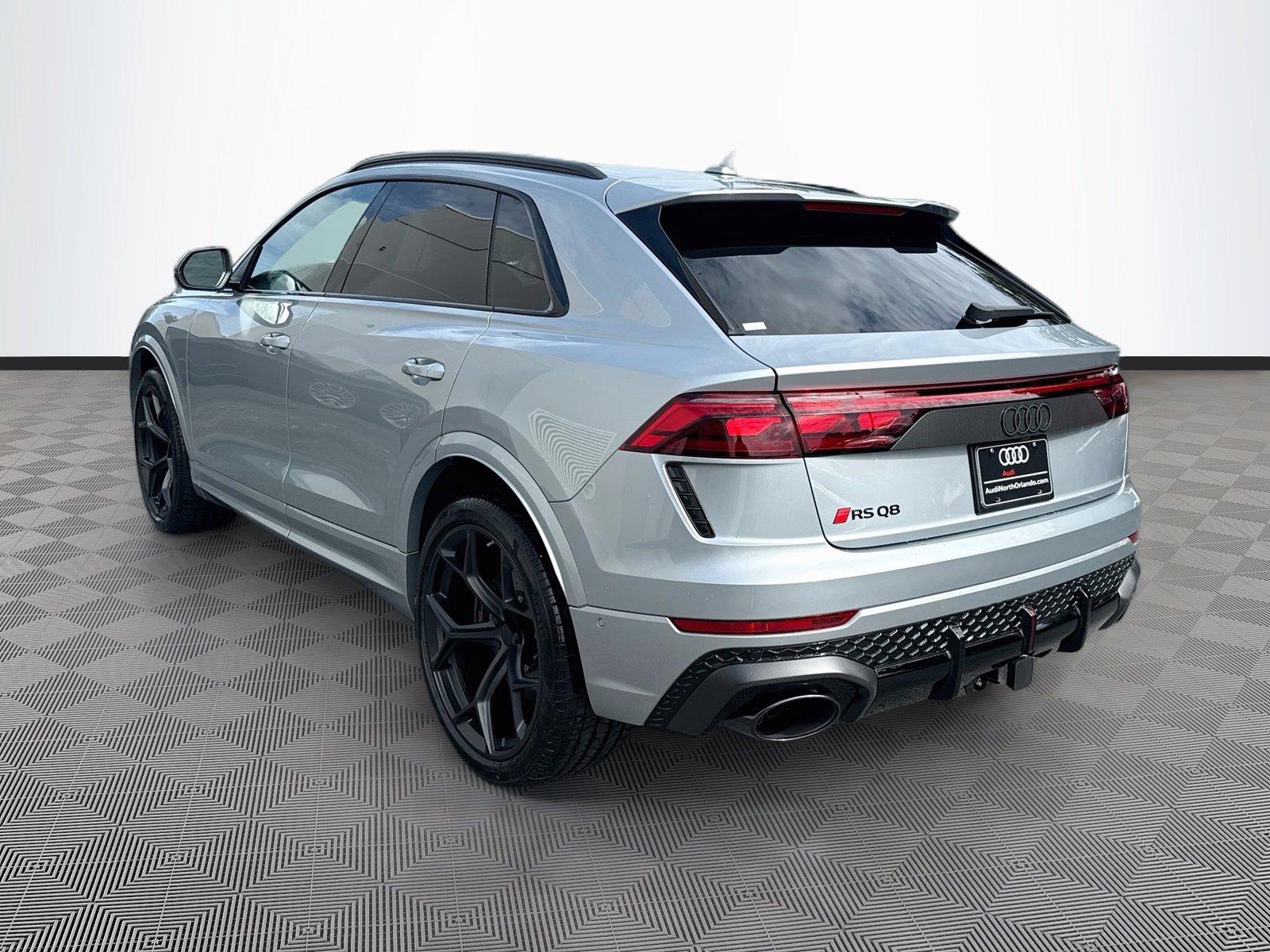 2027 Audi RS Q8 performance