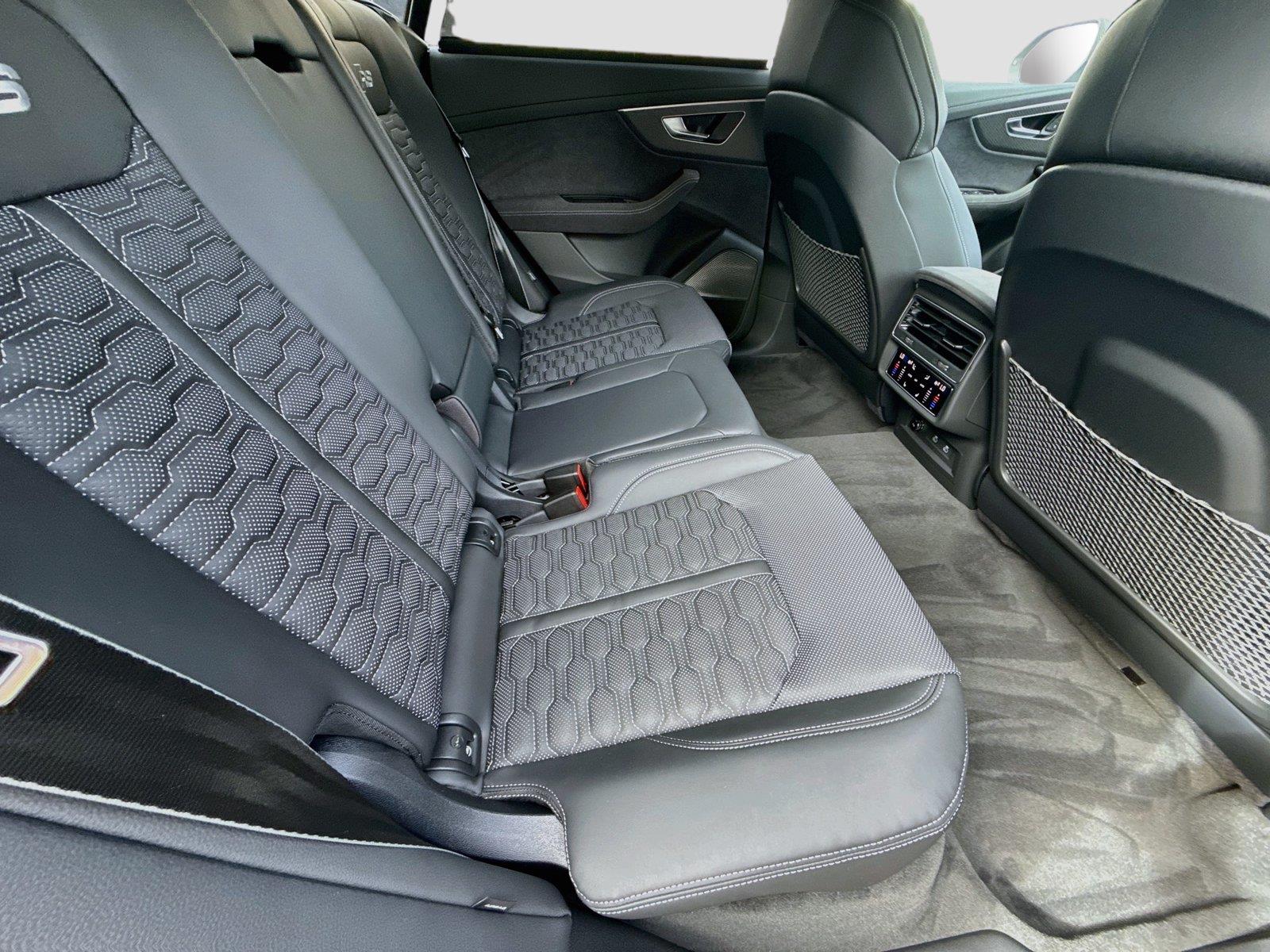 2027 Audi RS Q8 performance