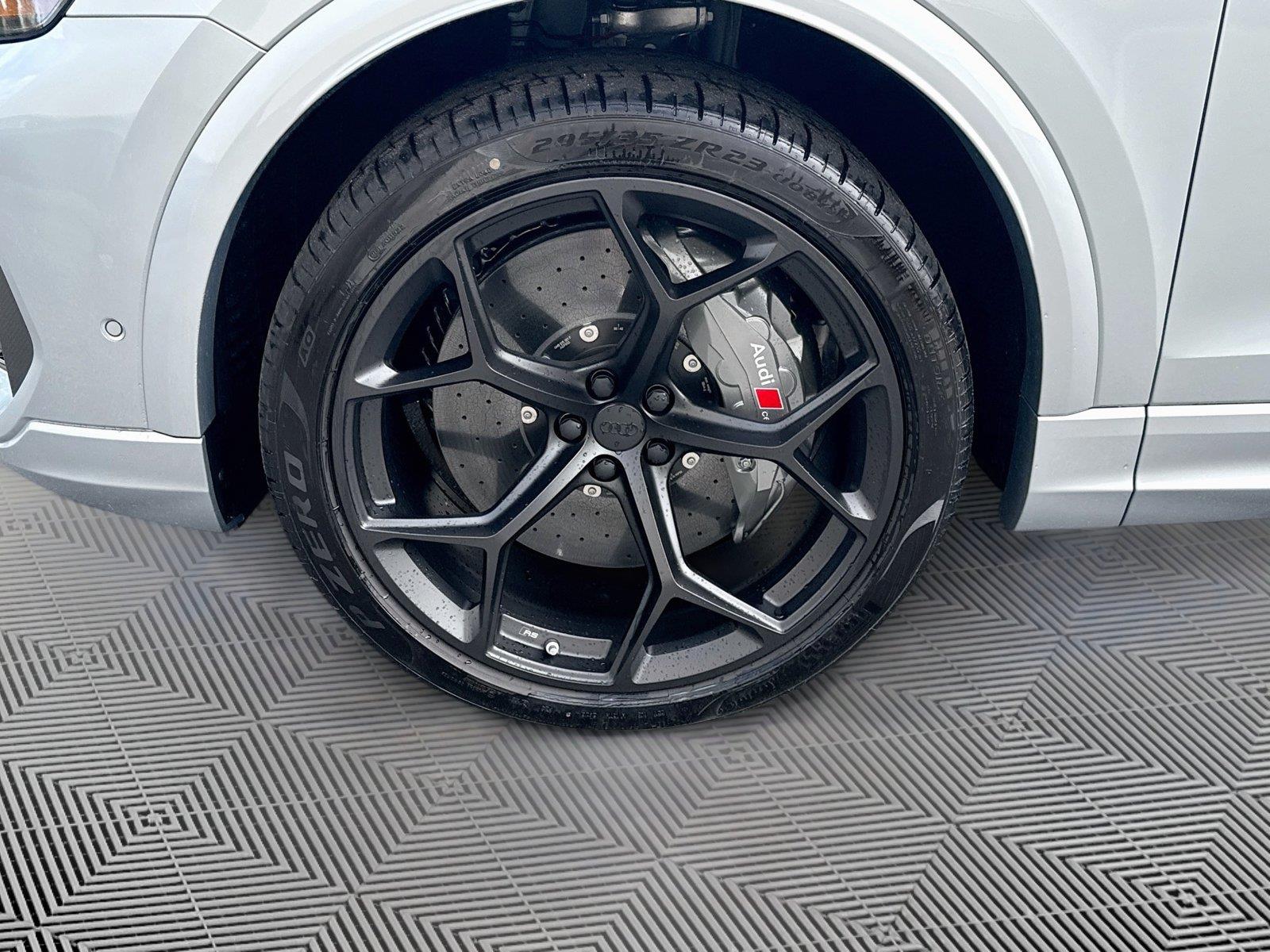 2027 Audi RS Q8 performance