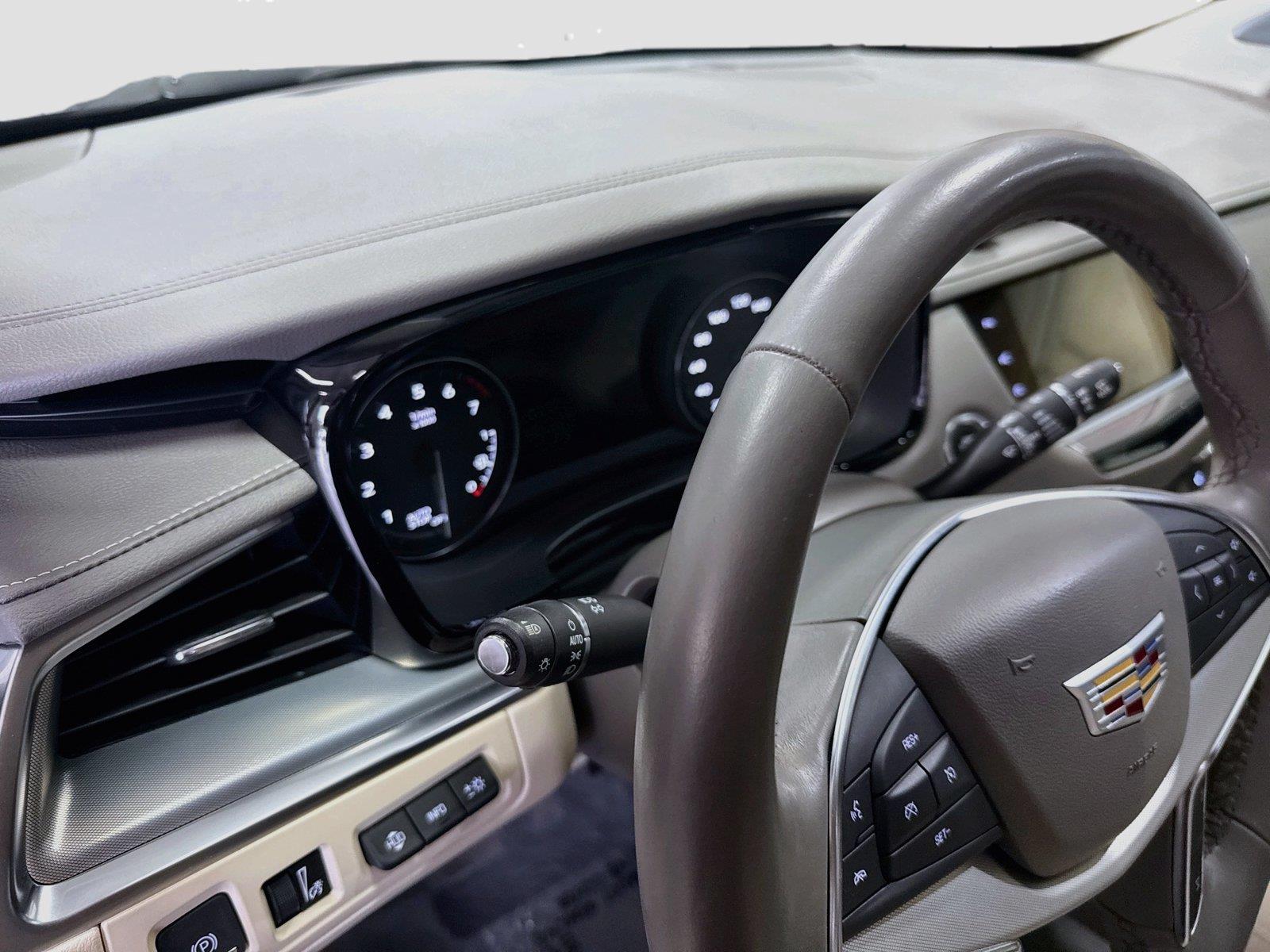 2023 Cadillac XT5 FWD Premium Luxury