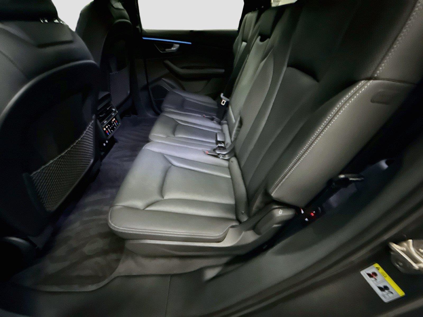 2026 Audi Q7 Premium Plus
