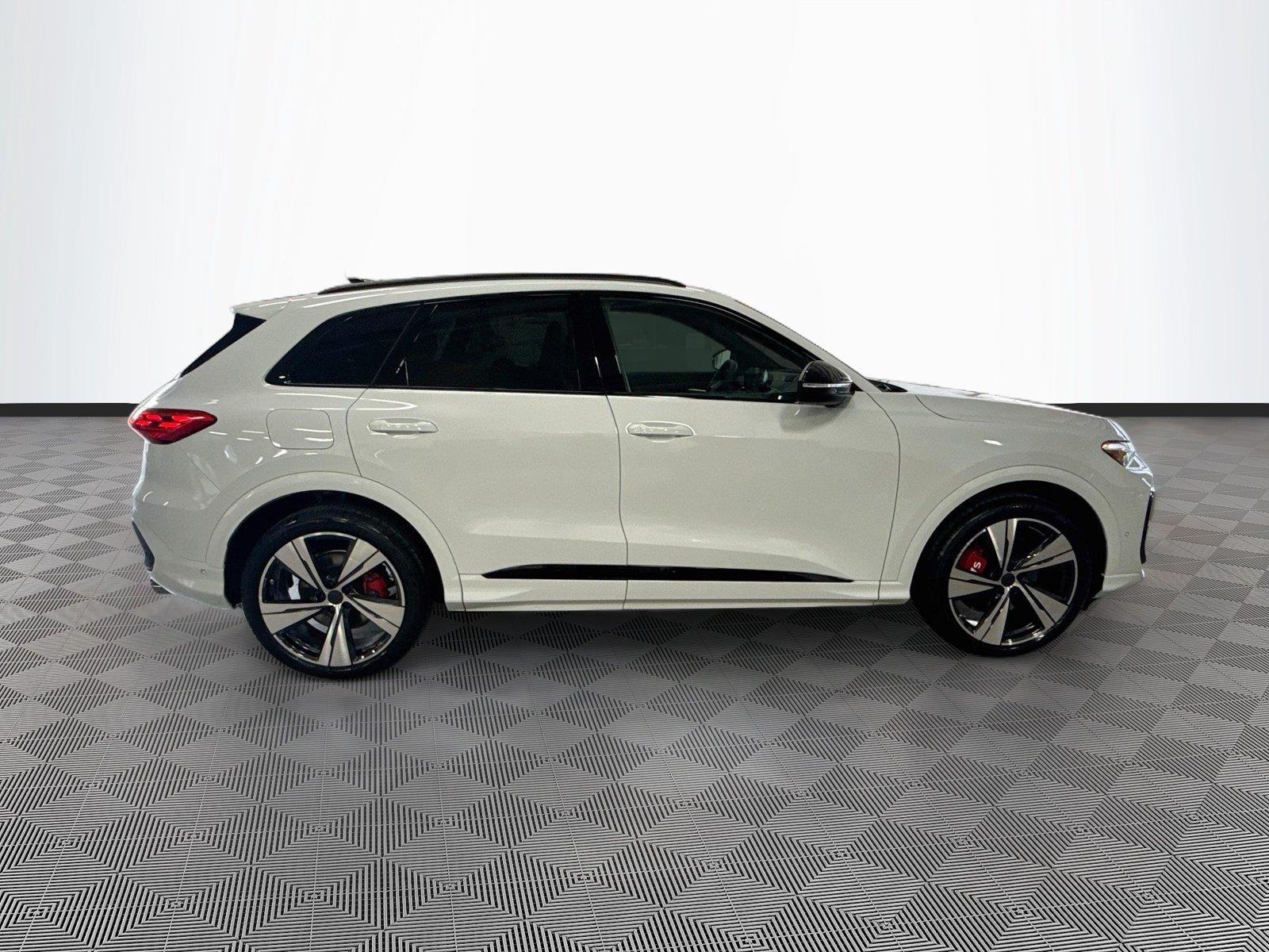 2026 Audi SQ5 Premium Plus