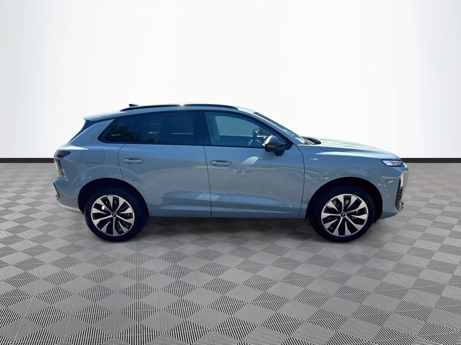 2026 Audi Q3 S line