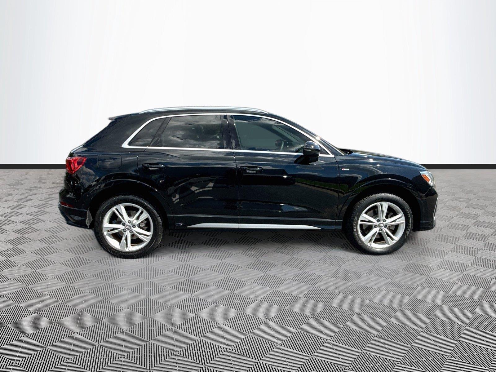 2019 Audi Q3 S line Premium Plus