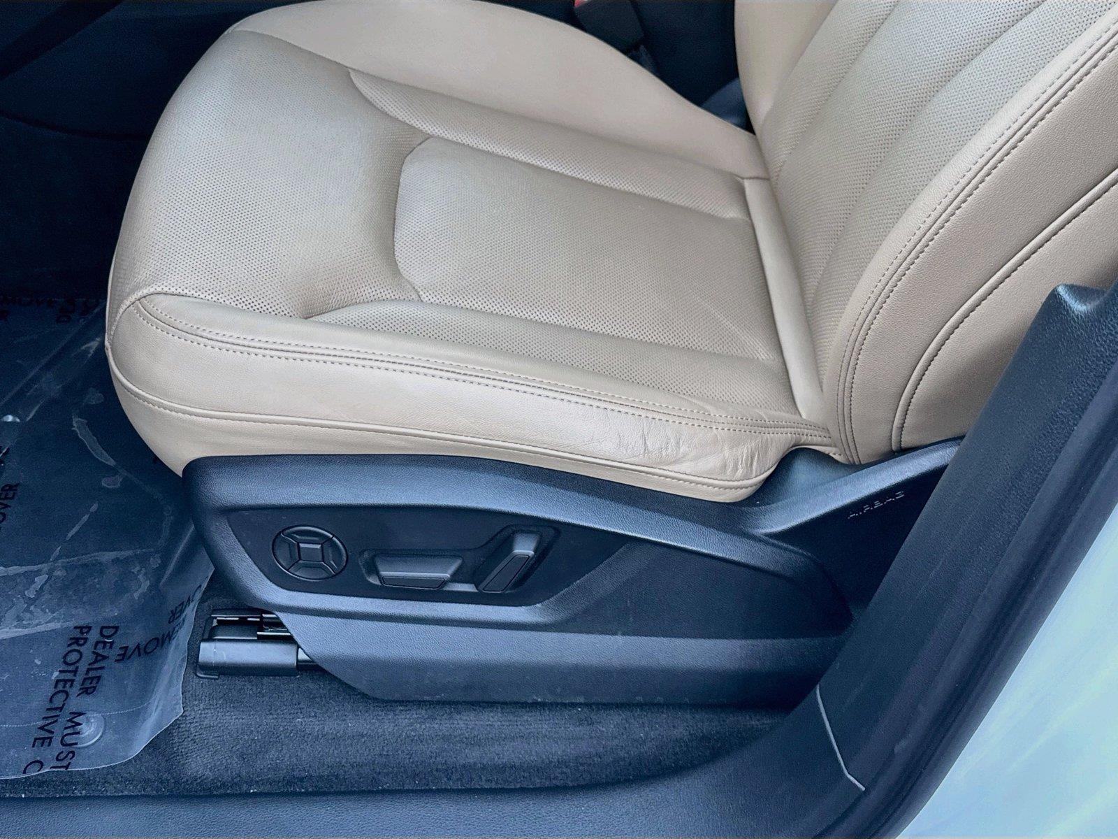 2023 Audi Q7 Premium Plus