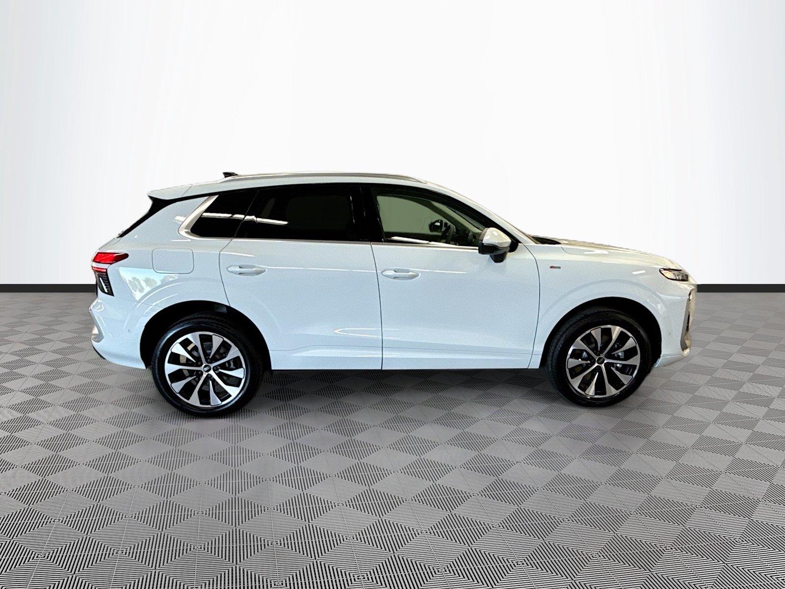 2026 Audi Q3 S line