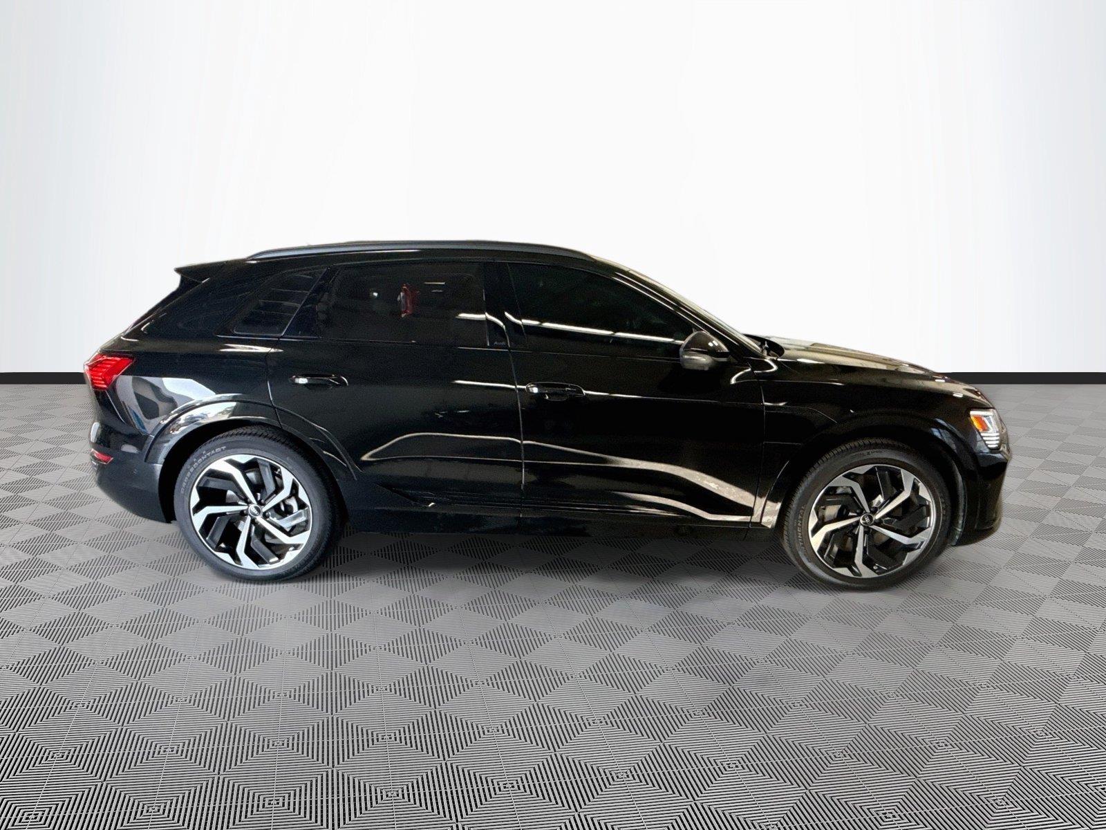 2024 Audi Q8 e-tron Premium Plus