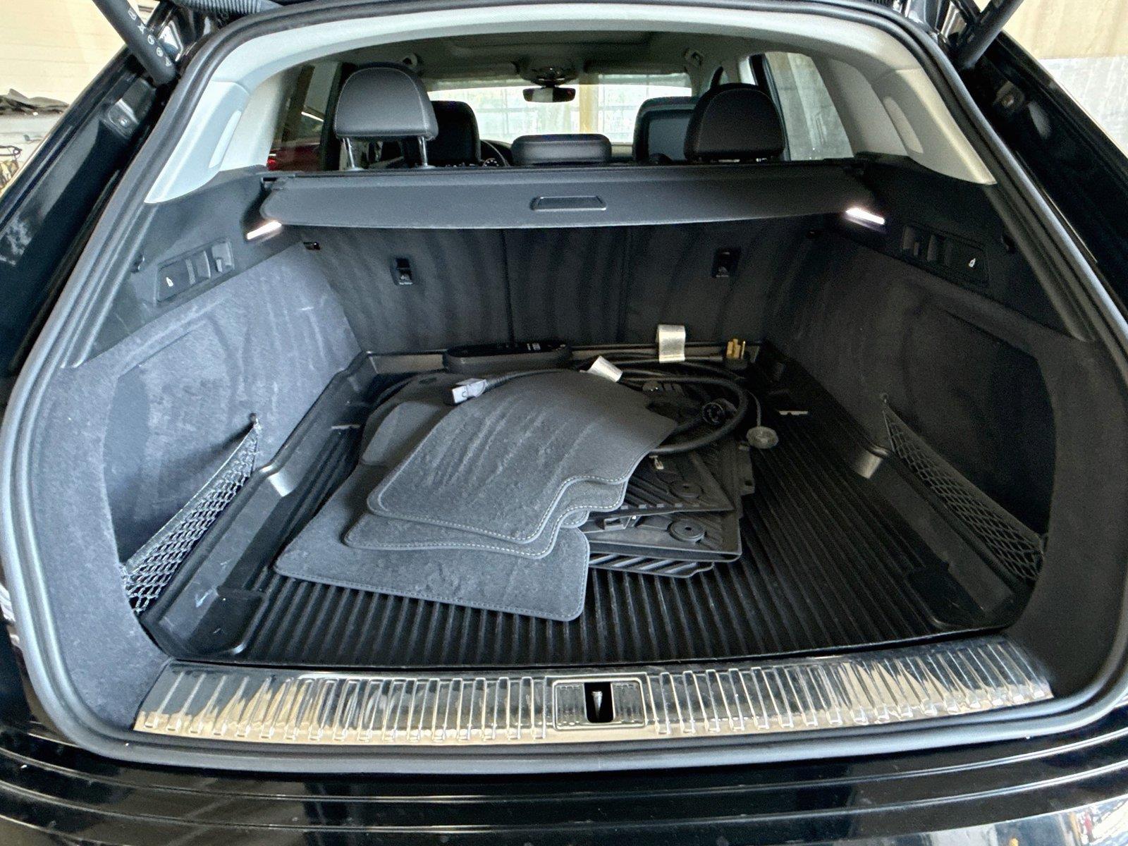 2024 Audi Q8 e-tron Premium Plus