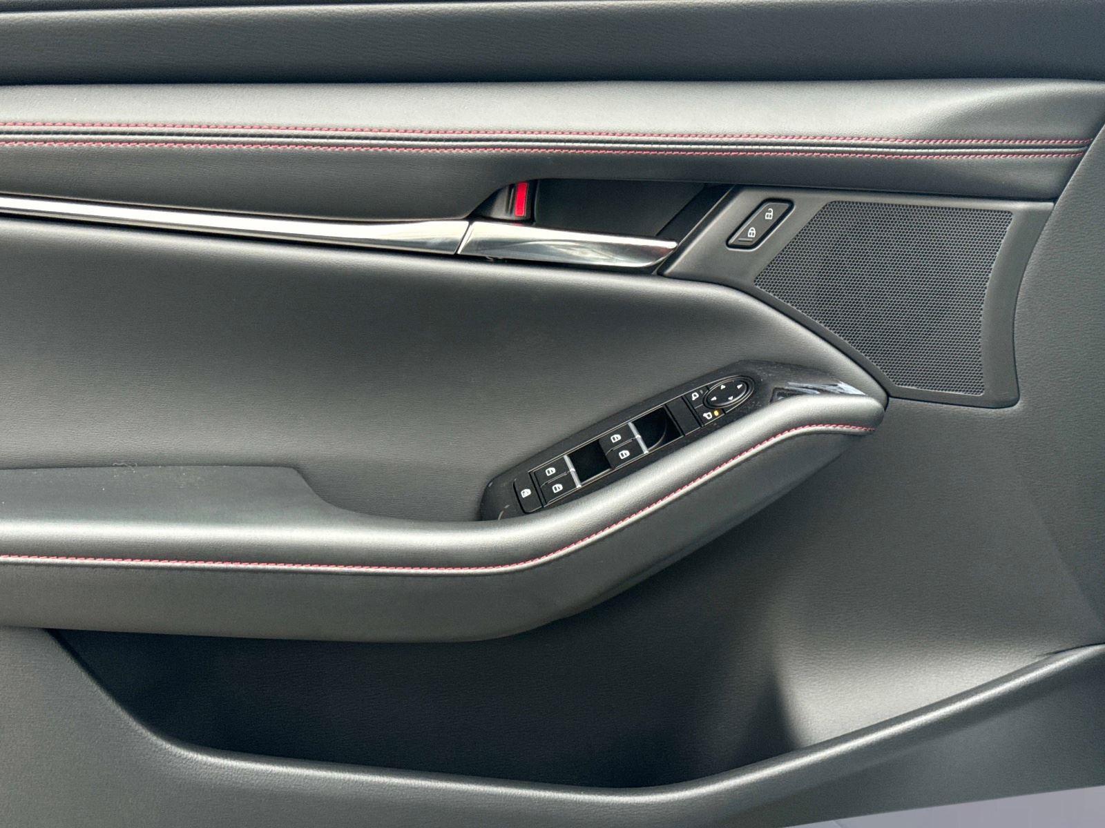 2026 Mazda Mazda3 Hatchback 2.5 S Carbon Edition