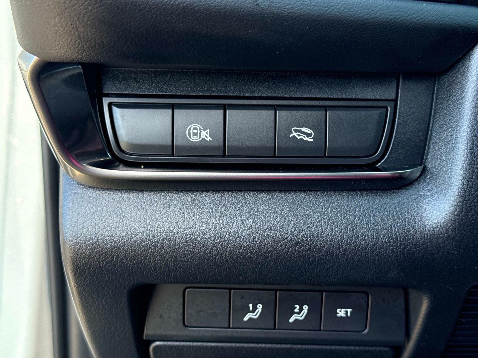 2025 MAZDA CX-30 Carbon