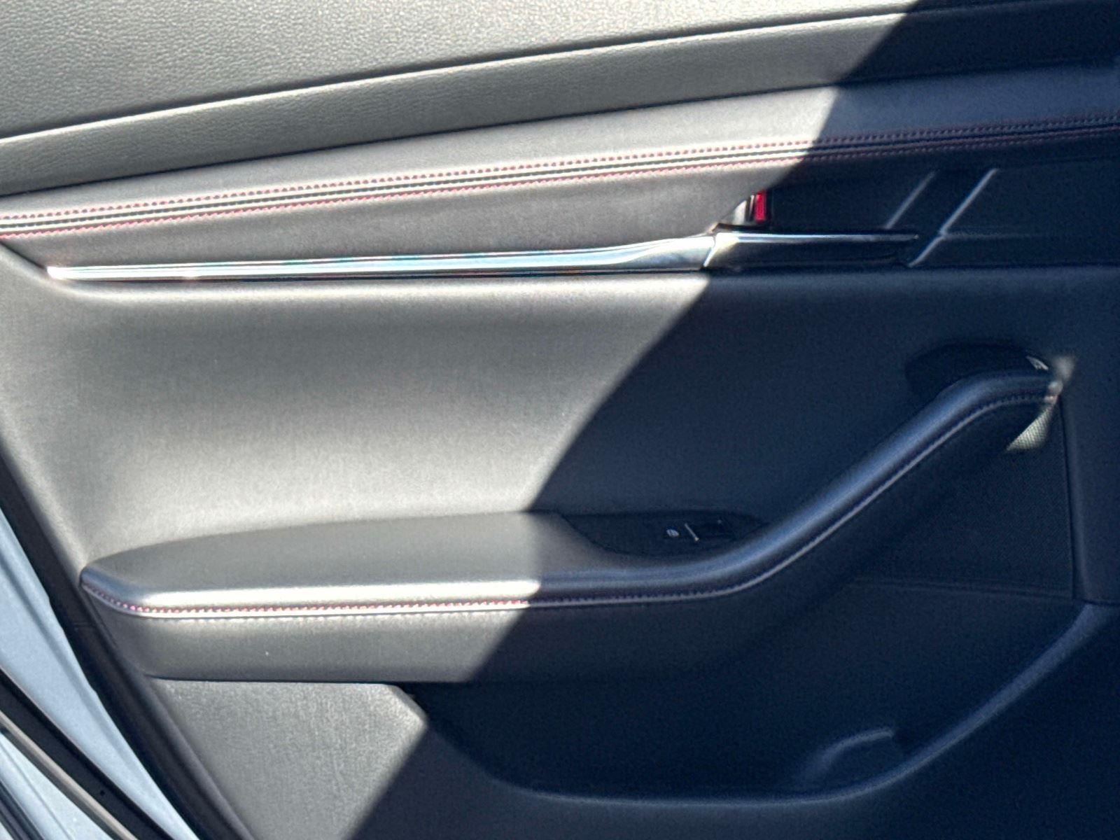 2026 Mazda Mazda3 Hatchback 2.5 S Carbon Edition