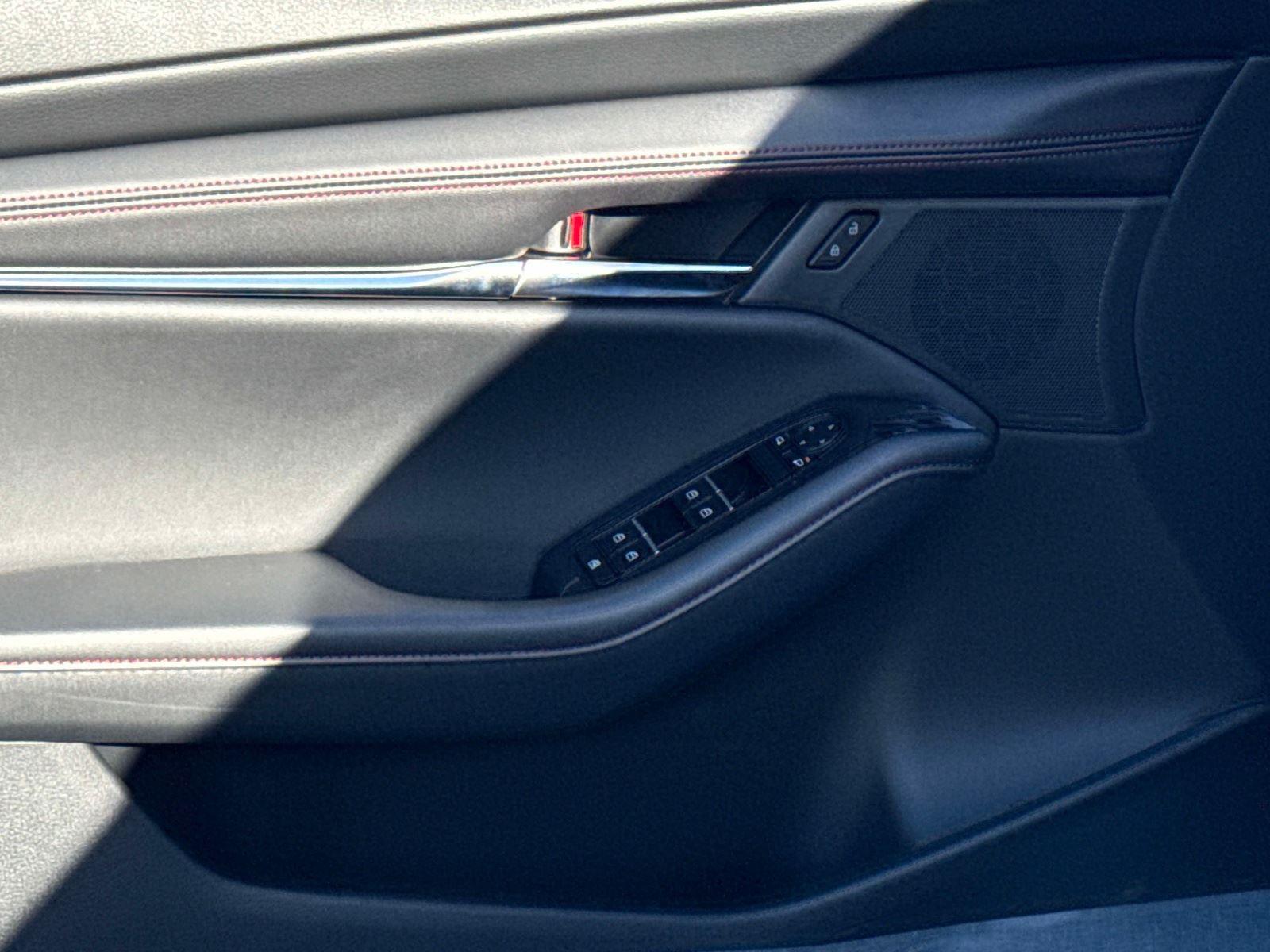 2026 Mazda Mazda3 Hatchback 2.5 S Carbon Edition