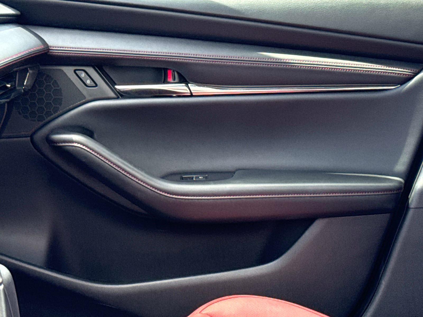 2026 Mazda Mazda3 Hatchback 2.5 S Carbon Edition