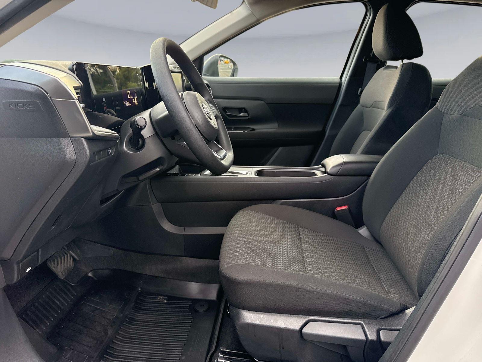 2025 Nissan Kicks S